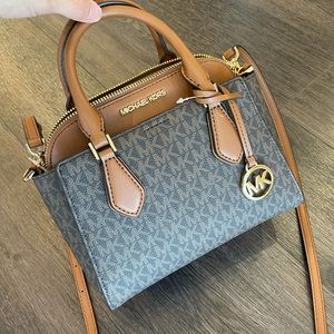 Michael Kors Daria Small 2in1 Satchel – Calina's Collection